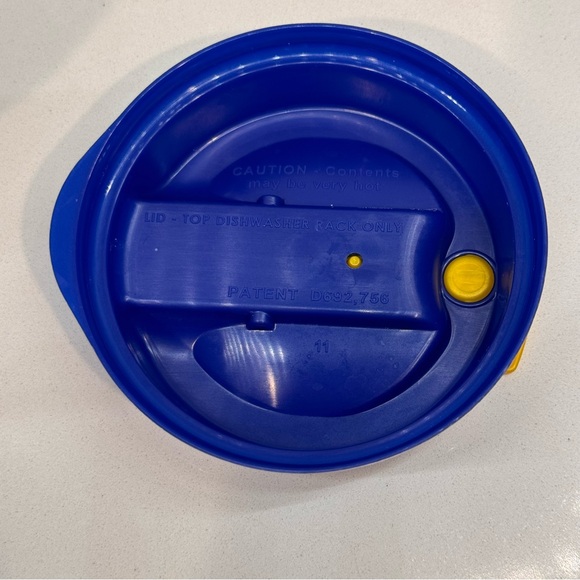 Disney World 50th Anniversary Refillable Mug Mickey Minnie Resort Cup Excellent - Picture 9 of 9